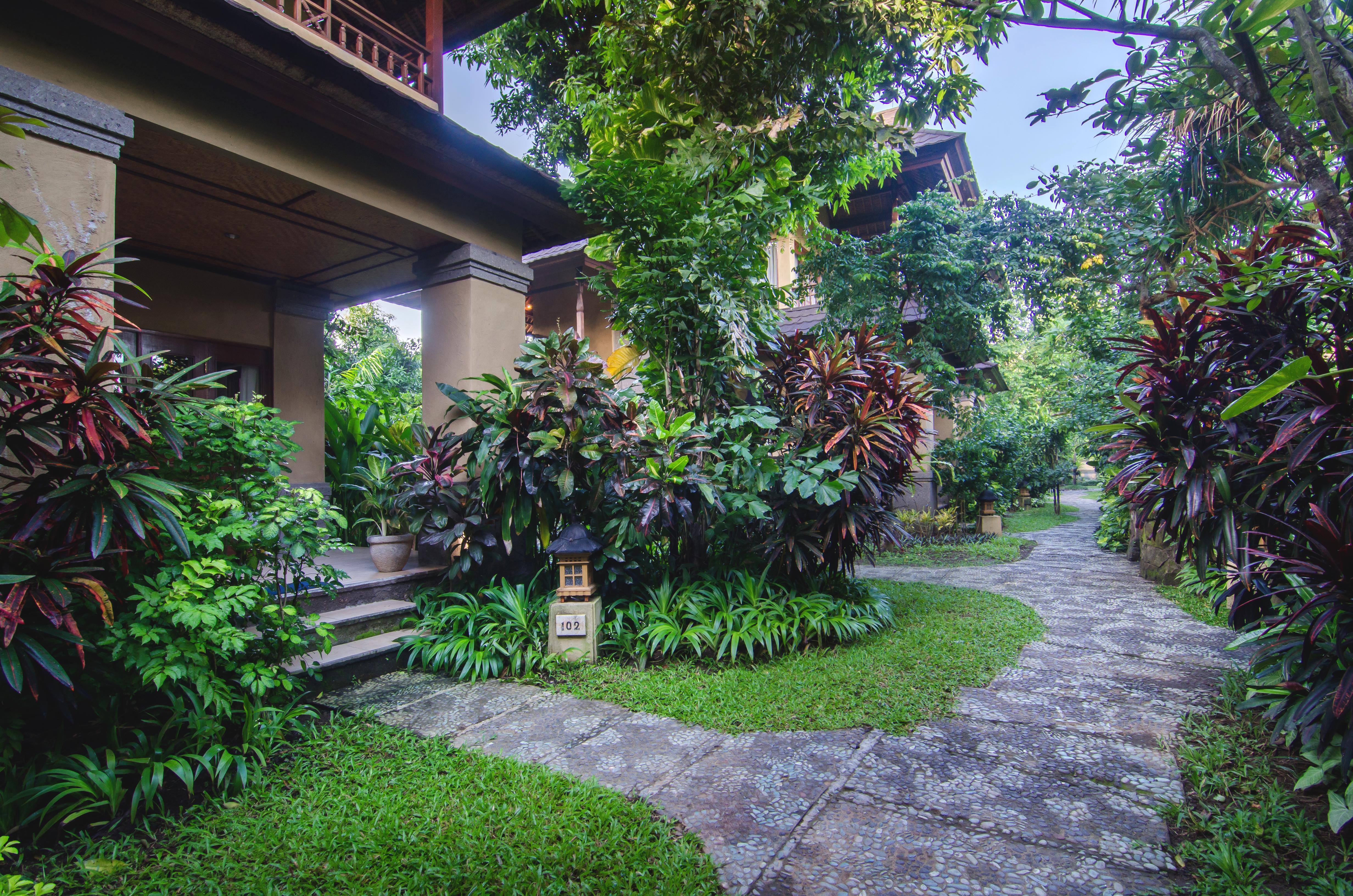 ศรี พลา รีสอร์ต แอนด์ วิลลา Hotel ซานูร์ ภายนอก รูปภาพ