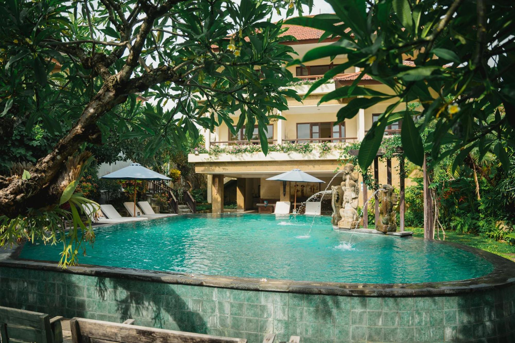 ศรี พลา รีสอร์ต แอนด์ วิลลา Hotel ซานูร์ ภายนอก รูปภาพ